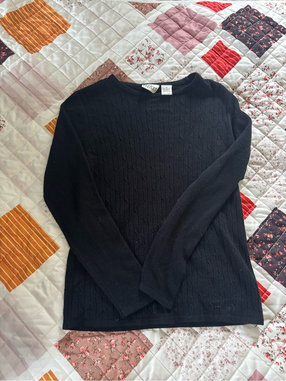 Black Cable-Knit Crewneck Sweater - Classic Everyday Staple